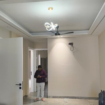 Room in 3 BHK Builder Floor at Janakpuri – for Rent