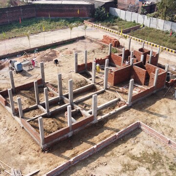 Gym in  Plot at Gosainganj – for Sale