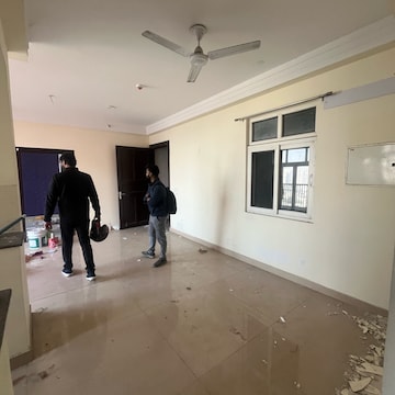 Parking in 3 BHK Apartment at Amrapali Platinum, Sector 119 – for Rent