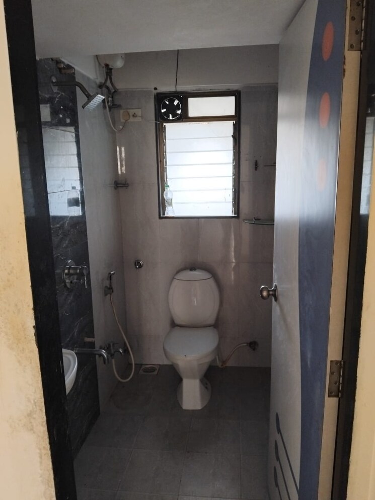 Bathroom, dipti-bamanpuri 2 Bedroom 745 Sq.Ft. Apartment In Andheri East Mumbai 8117868