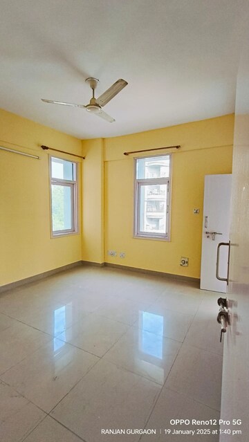 Room in 3.5 BHK Apartment at HBH Galaxy Apartments, Sector 43 – for Rent