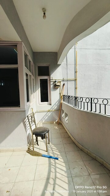 Staircase in 3.5 BHK Apartment at HBH Galaxy Apartments, Sector 43 – for Rent