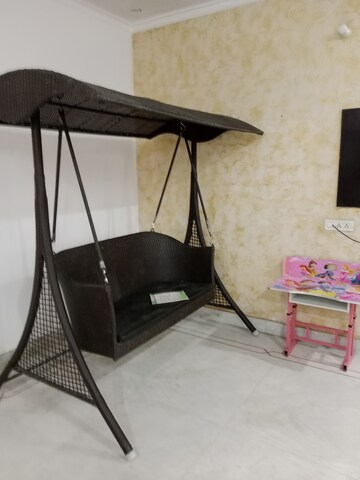 Room in 3 BHK Builder Floor at Sector 17 – for Rent