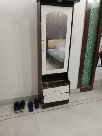 Room in 3 BHK Builder Floor at Sector 17 – for Rent