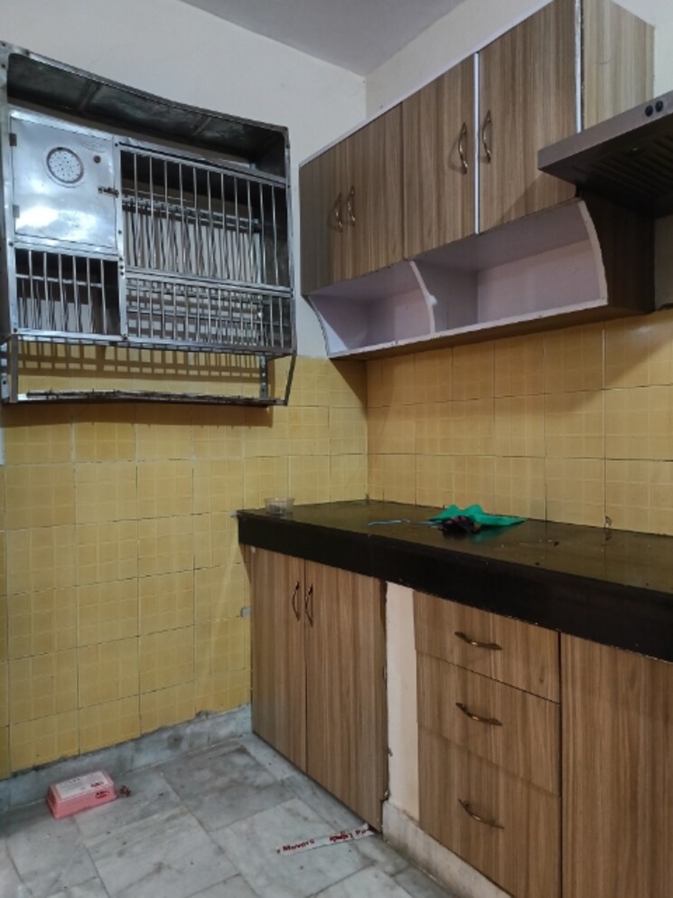 Kitchen, ss-southend-floors 3 Bedroom 1550 Sq.Ft. Builder Floor In South City 2 Gurgaon 8117971