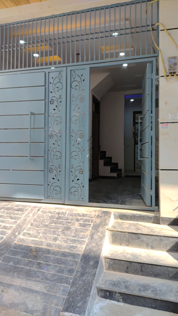 Exterior View, bhagwati garden 3 Bedroom 45 Sq.Yd. Builder Floor In Bhagwati Garden Delhi 8117964
