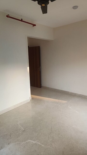 Room in 2 BHK Apartment at LnT Veridian, Powai – for Rent