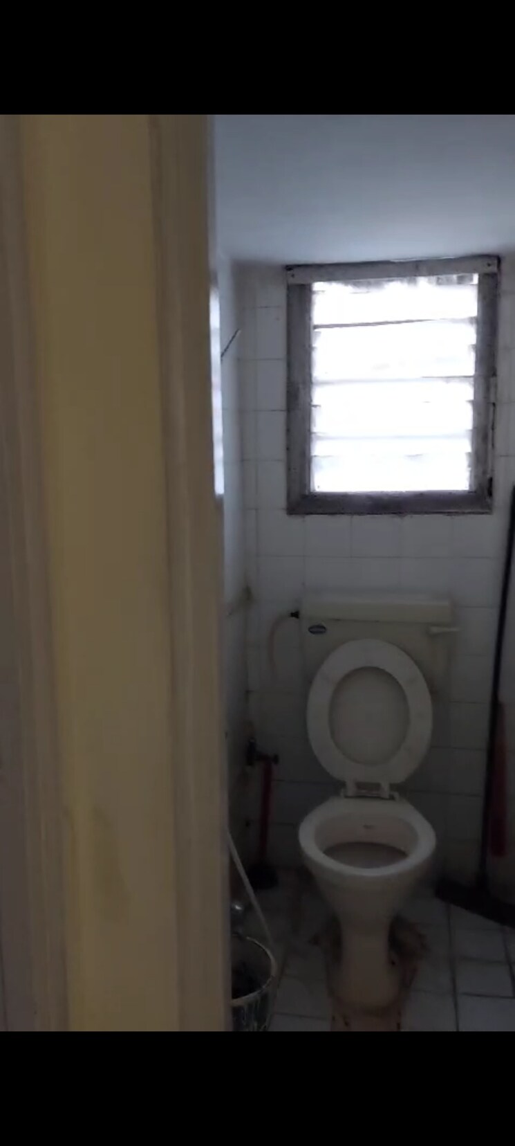 Bathroom, nav-aasawari-chs 1 Bedroom 450 Sq.Ft. Apartment In Andheri East Mumbai 8118019