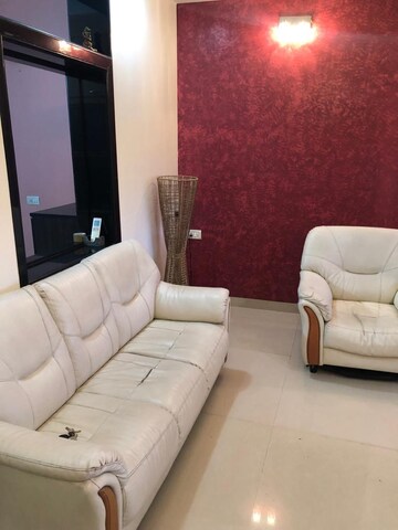 Bedroom in 2 BHK Apartment at Kurla West – for Rent