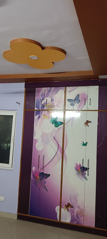 Furnished Amenities in 2.5 BHK Apartment at Greenwood Apartment, Gomti Nagar – for Sale