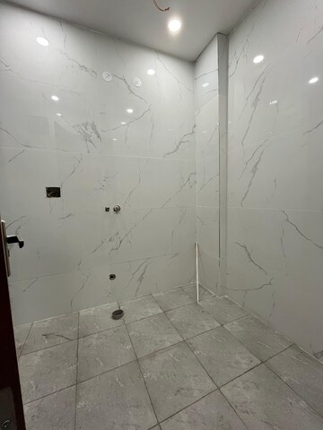 Bathroom in 3 BHK Builder Floor at Sainik Plaza, Sector 49 – for Sale