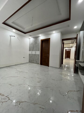 Room in 3 BHK Builder Floor at Sainik Plaza, Sector 49 – for Sale