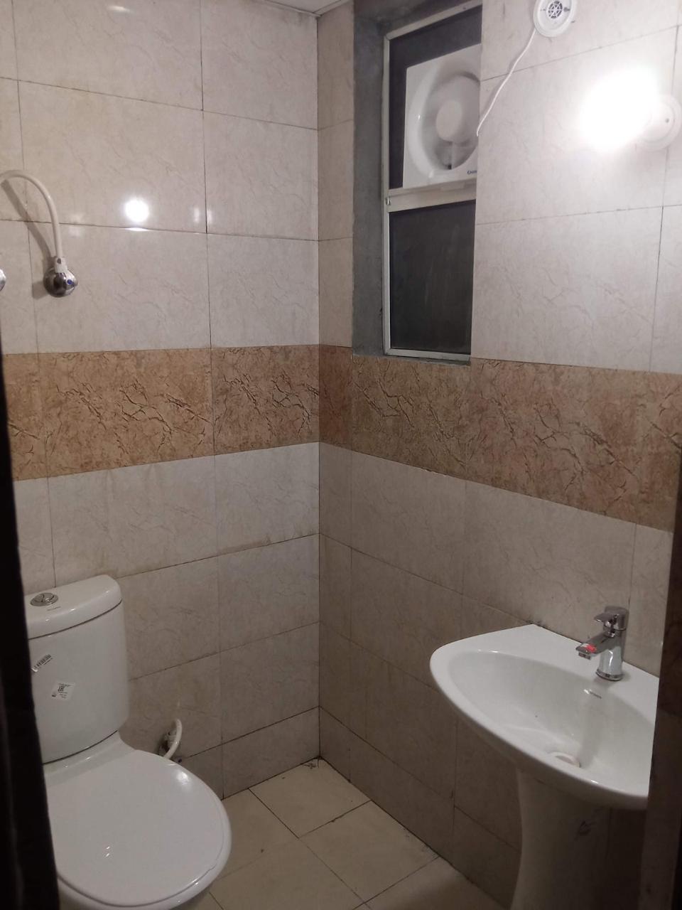 2 BHK Apartment For Sale in Mahagun Mantra II