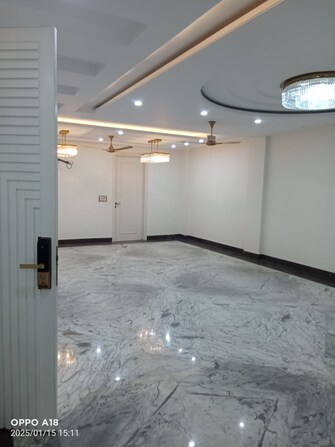 3 BHK Builder Floor For Rent in Vivek Vihar Delhi  8118270