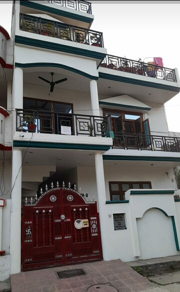 3 BHK Builder Floor For Rent in Gomti Nagar