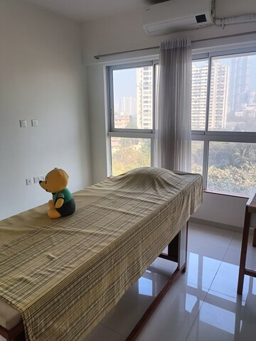 Room in 1 BHK Apartment at Wadhwa Pristine, Matunga West – for Rent