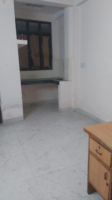 Bathroom in 1.5 BHK Builder Floor at Mayur Vihar – for Rent