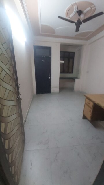 Furnished Amenities in 1.5 BHK Builder Floor at Mayur Vihar – for Rent