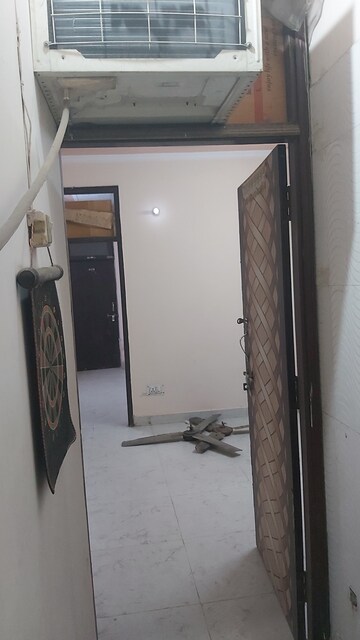 Furnished Amenities in 1.5 BHK Builder Floor at Mayur Vihar – for Rent
