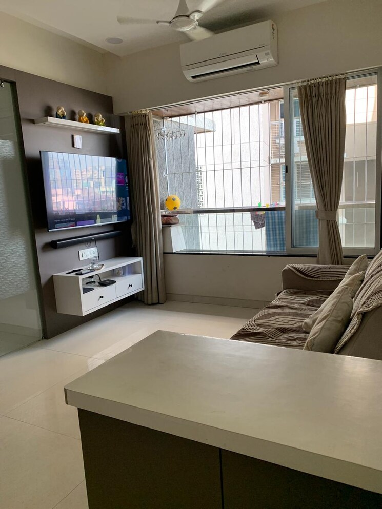 Living Room, glasswood-om-sarjan-chsl 1 Bedroom 423 Sq.Ft. Apartment In Borivali West Mumbai 8118369