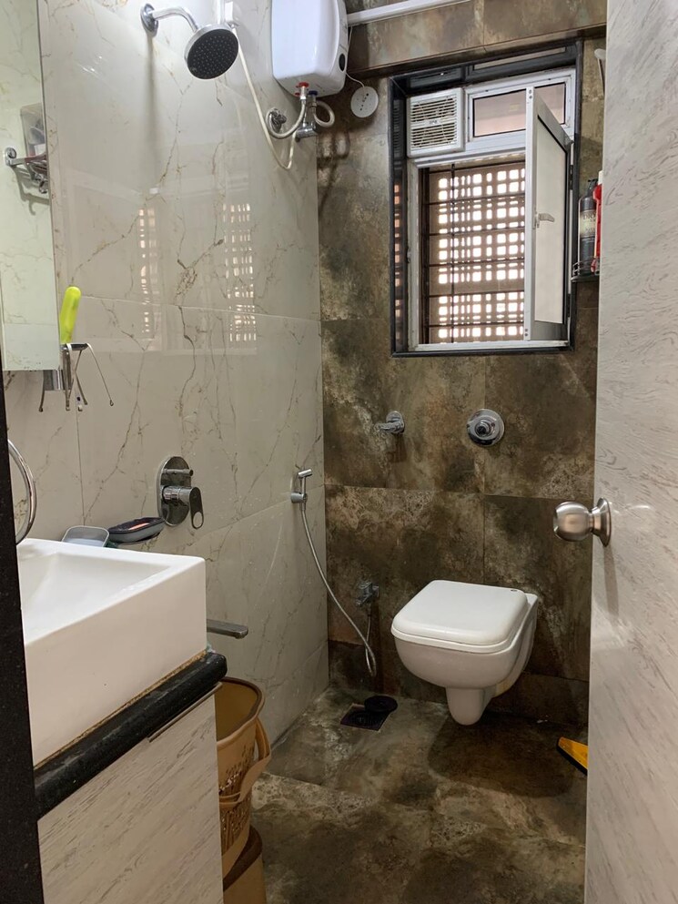 Bathroom, glasswood-om-sarjan-chsl 1 Bedroom 423 Sq.Ft. Apartment In Borivali West Mumbai 8118369