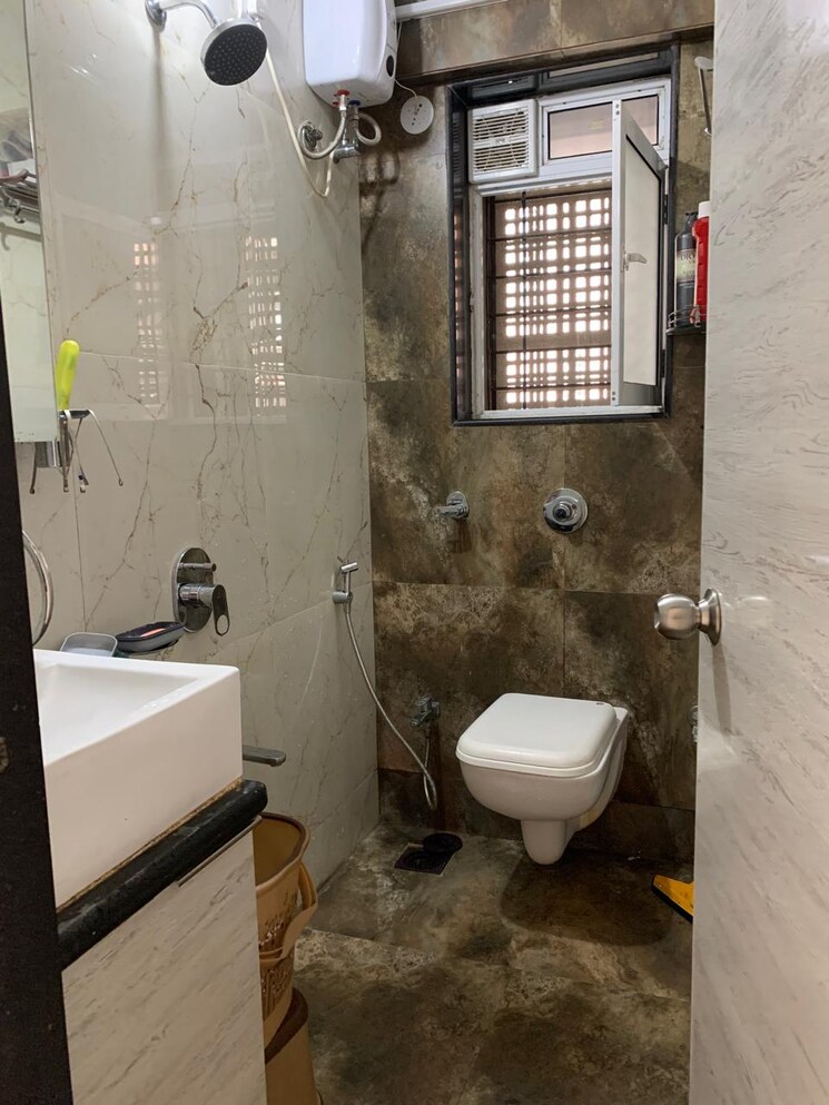 Bathroom, glasswood-om-sarjan-chsl 1 Bedroom 423 Sq.Ft. Apartment In Borivali West Mumbai 8118369