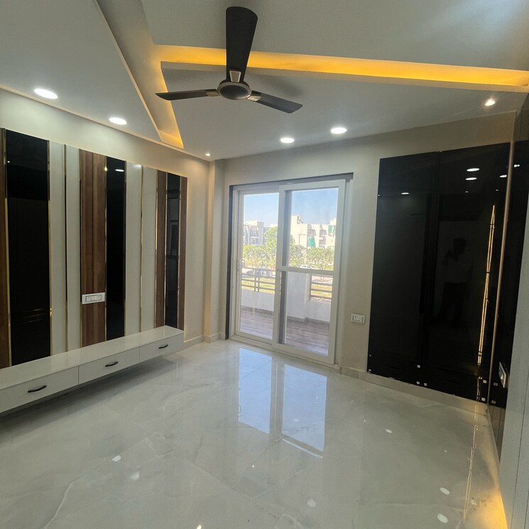 Room, puri-aman-vilas 4 Bedroom 265 Sq.Yd. Builder Floor In Sector 89 Faridabad 8118385