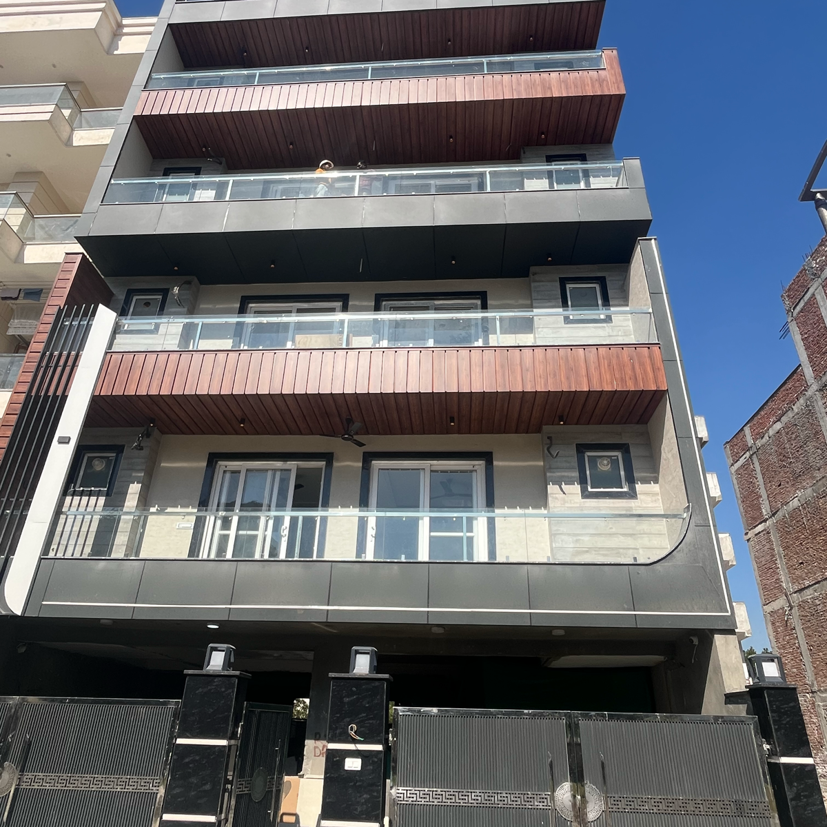 4 BHK + Pooja Room,Servant Room,Study Room,Extra Room Builder Floor For Sale in Puri Aman Vilas