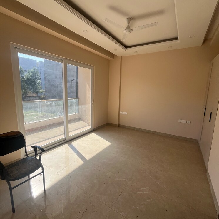 Room, puri-aman-vilas 4 Bedroom 268 Sq.Yd. Builder Floor In Sector 89 Faridabad 8118396