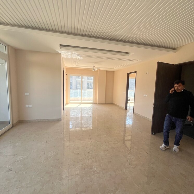 Room, puri-aman-vilas 4 Bedroom 268 Sq.Yd. Builder Floor In Sector 89 Faridabad 8118396