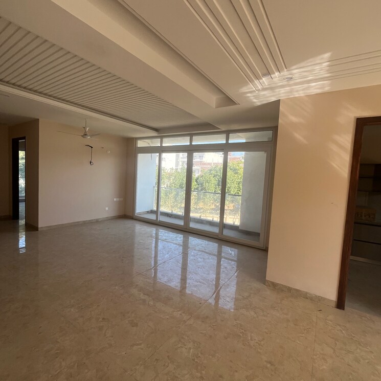 Room, puri-aman-vilas 4 Bedroom 268 Sq.Yd. Builder Floor In Sector 89 Faridabad 8118396