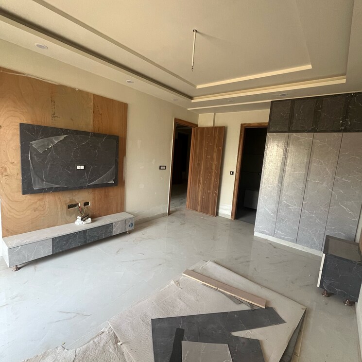 Room, tdi-the-retreat 4 Bedroom 285 Sq.Yd. Builder Floor In Sector 89 Faridabad 8118406