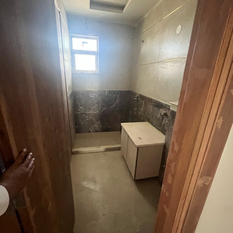 Bathroom, tdi-the-retreat 4 Bedroom 285 Sq.Yd. Builder Floor In Sector 89 Faridabad 8118406