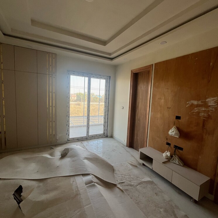 Room, tdi-the-retreat 4 Bedroom 285 Sq.Yd. Builder Floor In Sector 89 Faridabad 8118406