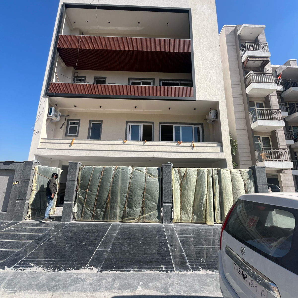 4 BHK + Pooja Room,Servant Room,Study Room,Extra Room Builder Floor For Sale in TDI The Retreat