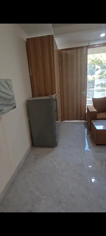 Living Room in 1 RK Builder Floor at Sector 27 – for Rent