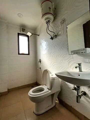 Bathroom in 1 BHK Apartment at Saket – for Rent