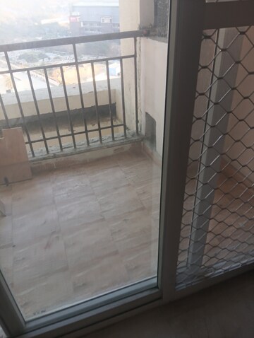 2.5 BHK Apartment For Rent in Amrapali Golf Homes, Sector 4, Greater Noida