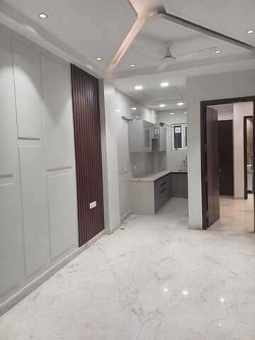 Building Lobby in 2.5 BHK Builder Floor at Paschim Vihar – for Rent