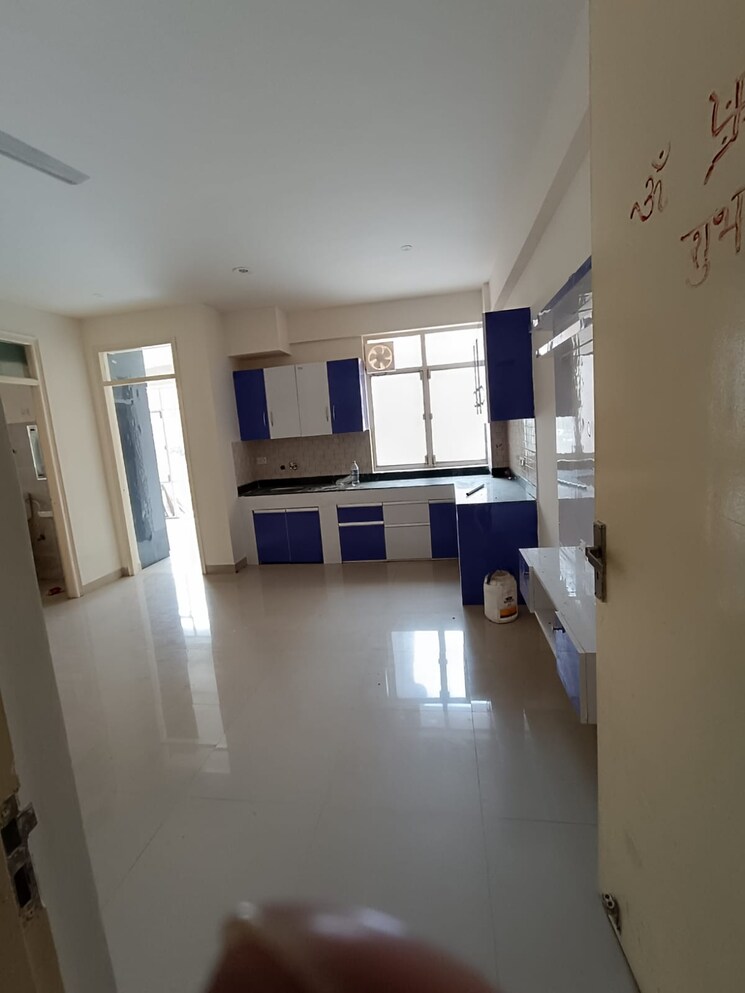 Kitchen, signature-the-serenas 3 Bedroom 800 Sq.Ft. Apartment In Sohna Sector 36 Gurgaon 8118498