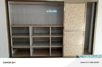 Room in 2 BHK Apartment at Vile Parle West – for Rent