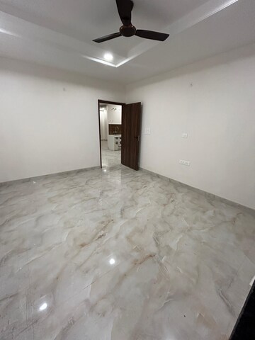 Room in 4 BHK Apartment at Tilak Nagar – for Sale