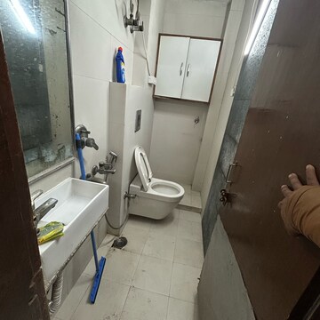 Bathroom in 1 BHK Builder Floor at Lajpat Nagar I – for Rent
