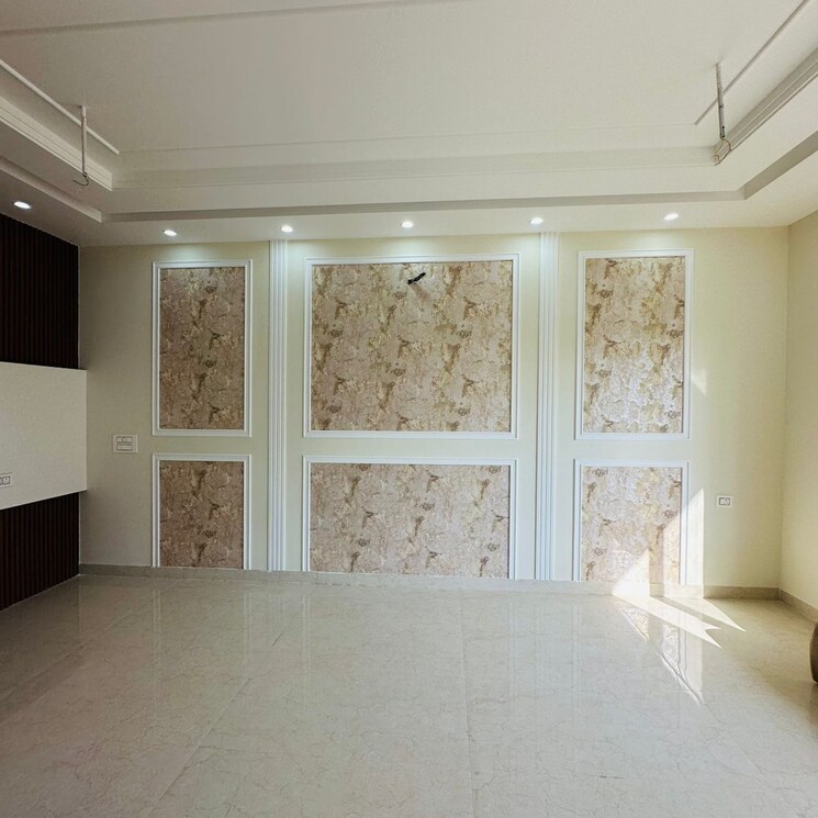 Room, sector 8 4 Bedroom 160 Sq.Yd. Independent House In Sector 8 Faridabad 8118528