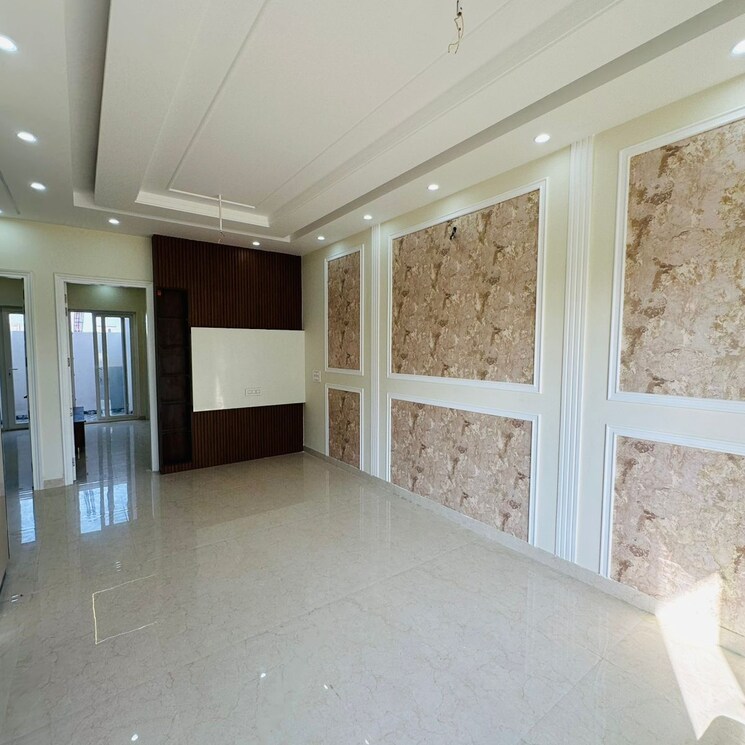 Room, sector 8 4 Bedroom 160 Sq.Yd. Independent House In Sector 8 Faridabad 8118528