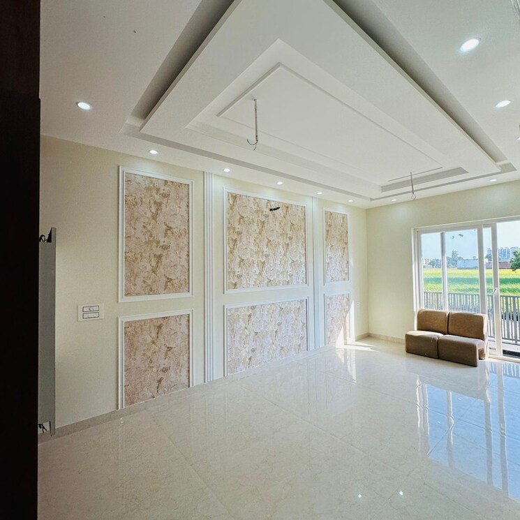 Room, sector 8 4 Bedroom 160 Sq.Yd. Independent House In Sector 8 Faridabad 8118528