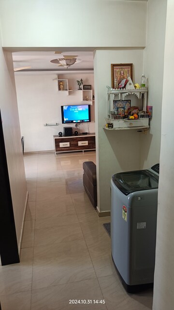 Room in 2 BHK Apartment at Mahavir Universe, Bhandup West – for Rent