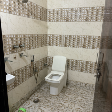 Bathroom in 1 RK Builder Floor at Sector 63 – for Rent