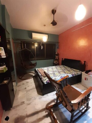 Bedroom in 2 BHK Apartment at Andheri West – for Rent