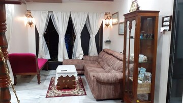 Living Room in 2 BHK Apartment at Andheri West – for Rent